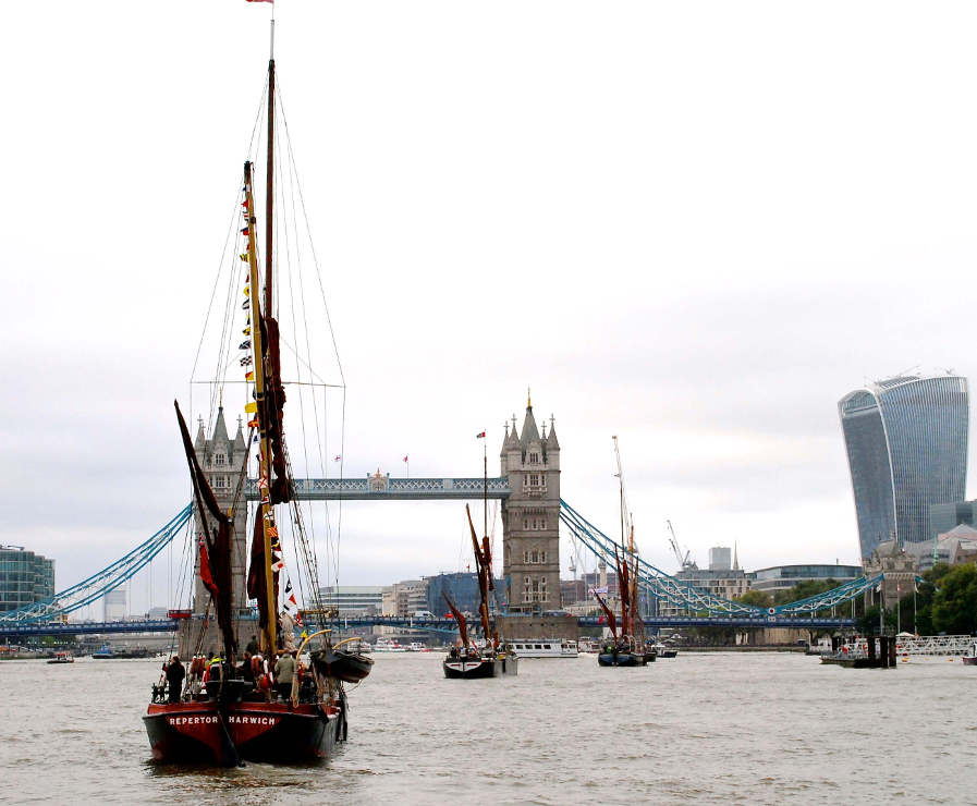 Getting ready for the bridge lift — Picture by Renee Waite