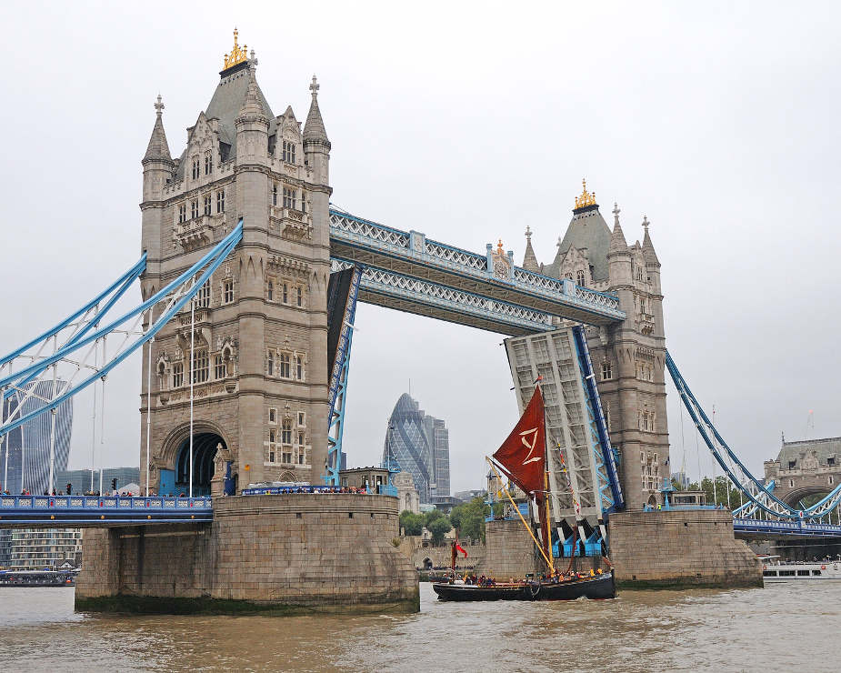 SB Lady Daphne leaving the Upper Pool with The Lord Mayor of London and Lady Mayoress aboard — Picture by Nigel Pepper